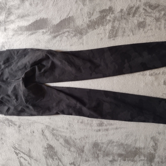 Lululemon Swift Speed High-Rise Tight 28"Heritage 365 Camo Deep Coal Multi Sz 2. - Picture 2 of 4